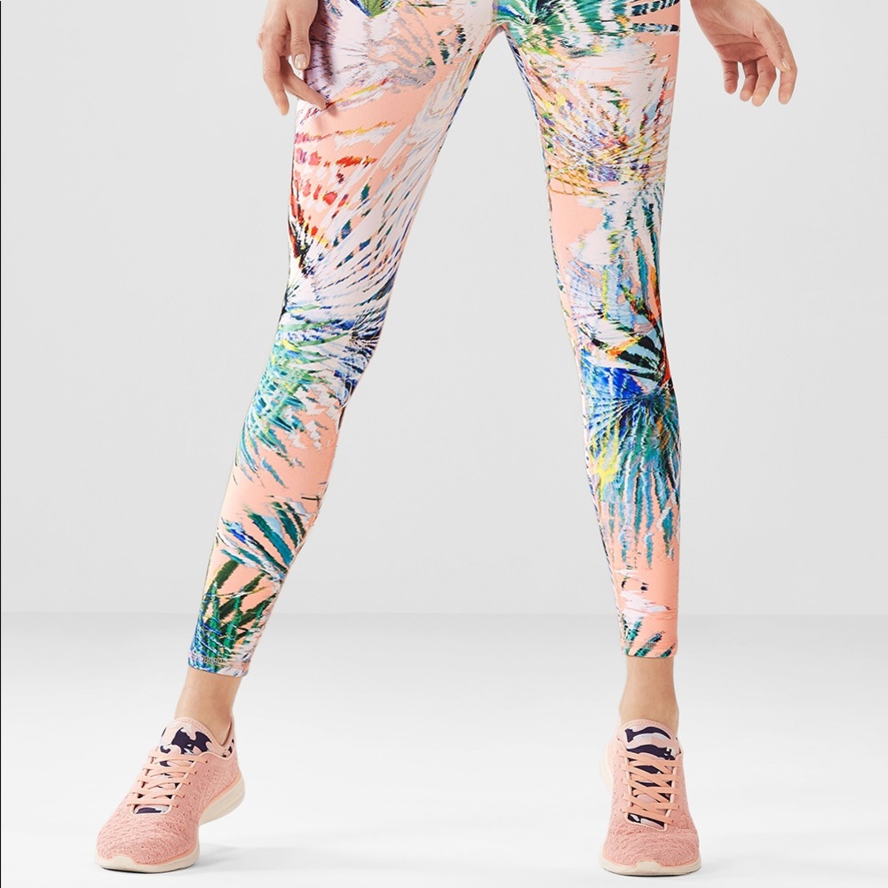 Fabletics Salar Printed PowerLite Capri Marbella